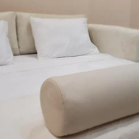 Almond Deluxe Sarande Aparthotel